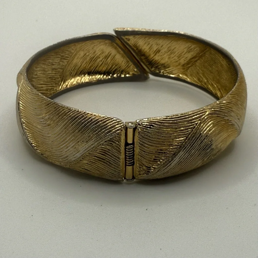 Vintage Monet hinged Bangle Bracelet Gold Tone 6.75” - Picture 2 of 9